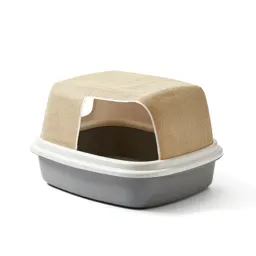 Litter box with a hood