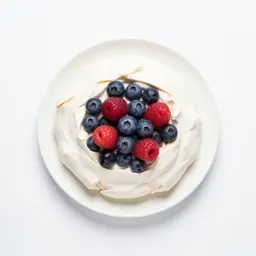Pavlova with berries