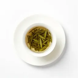 Mint tea poured from height