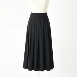 Avant-garde pleated skirt
