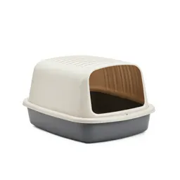 Litter box with a hood