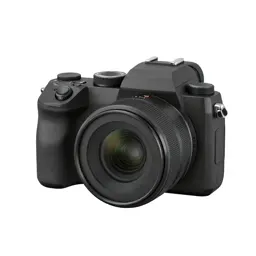 Mirrorless camera with a prime lens