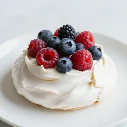 Pavlova with berries