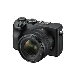 Mirrorless camera with a prime lens