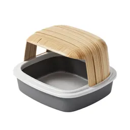Litter box with a hood