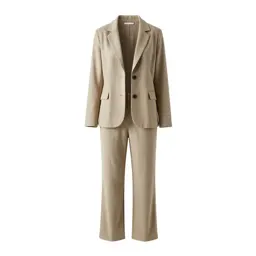 Pants suit