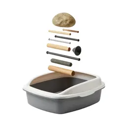 Litter box with a hood