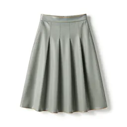 Pleated skirt