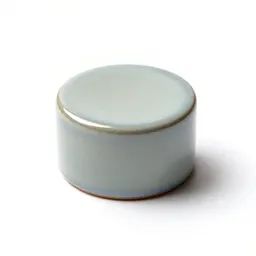 Holographic projector puck
