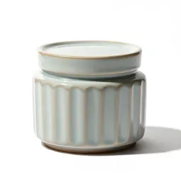 Ribbed cosmetics jar