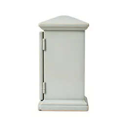 Shutting post