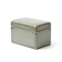 Pyxis
