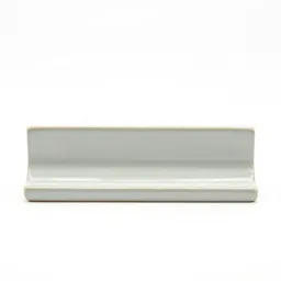 Quirk molding