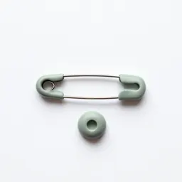 Safety pin