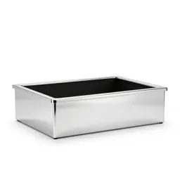 Raised garden bed