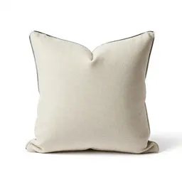 Linen cushion with a knife edge