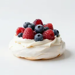 Pavlova with berries