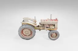 Toy tractor